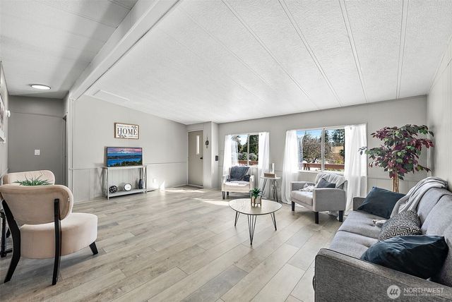 124 W Blakley Drive, Elma, WA 98541