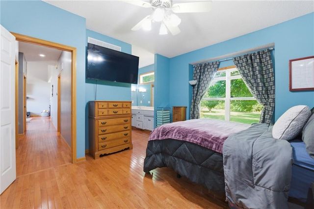 913 Applewood Lane, Belton, MO 64012