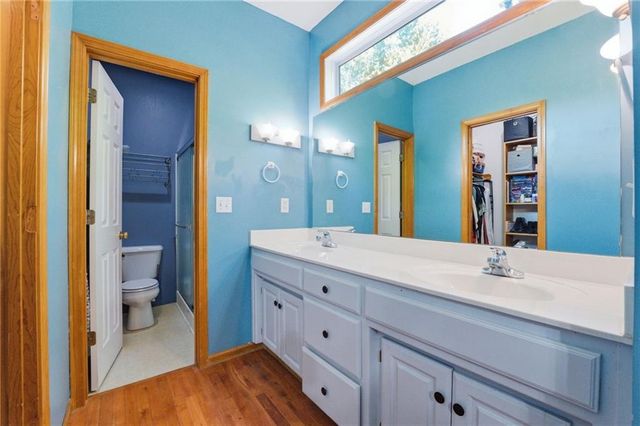 913 Applewood Lane, Belton, MO 64012