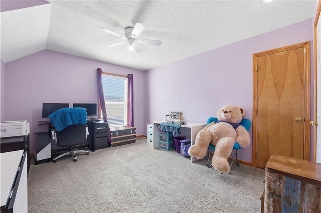 913 Applewood Lane, Belton, MO 64012