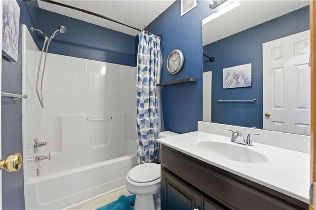 913 Applewood Lane, Belton, MO 64012