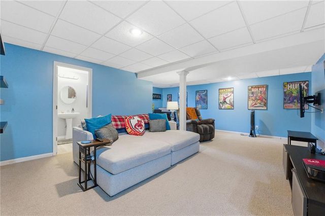 913 Applewood Lane, Belton, MO 64012
