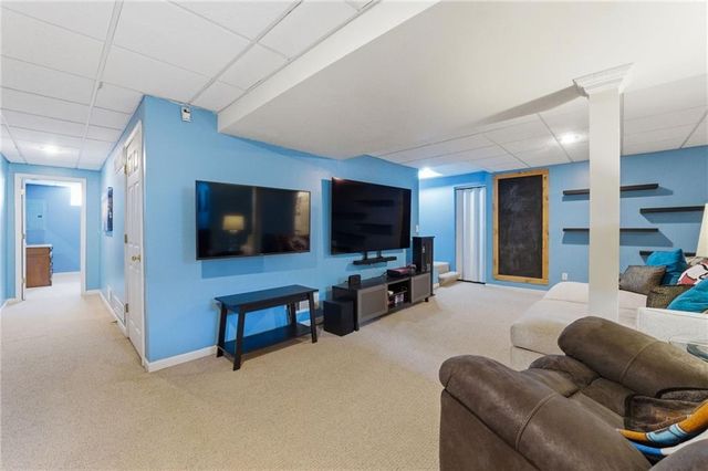 913 Applewood Lane, Belton, MO 64012