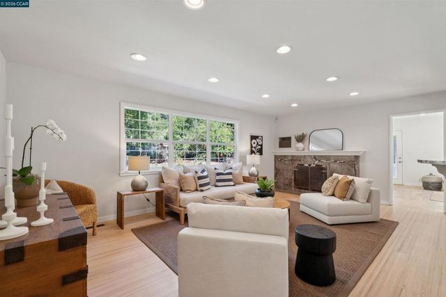 1 W Arbor Way, Lafayette, CA 94549