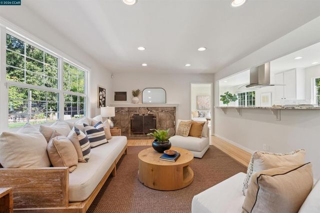 1 W Arbor Way, Lafayette, CA 94549
