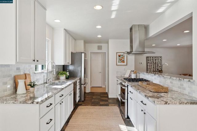 1 W Arbor Way, Lafayette, CA 94549