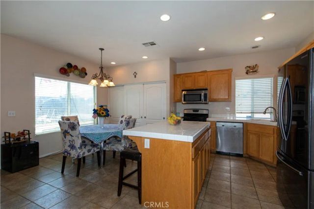 136 Spinnaker Street, San Jacinto, CA 92583