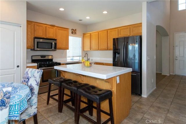 136 Spinnaker Street, San Jacinto, CA 92583