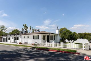 5131 Don Pio Drive, Woodland Hills (los Angeles), CA 91364