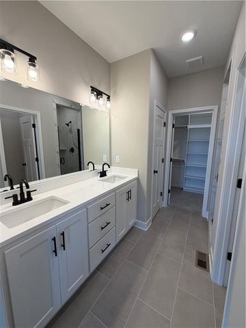 508 Skyview Lane, Liberty, MO 64068