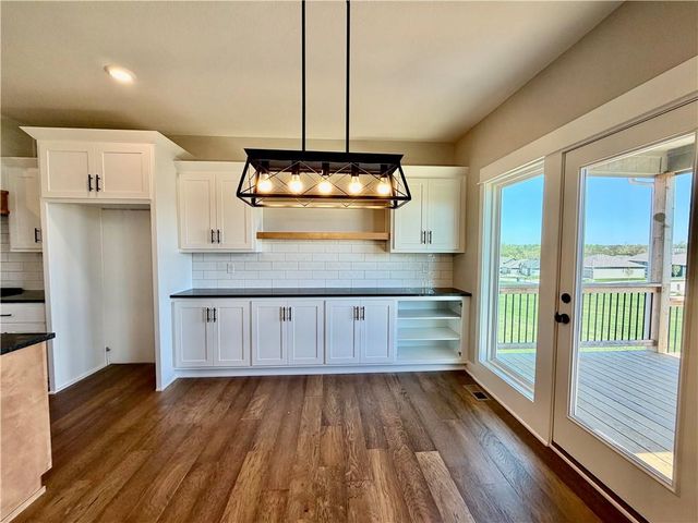 508 Skyview Lane, Liberty, MO 64068