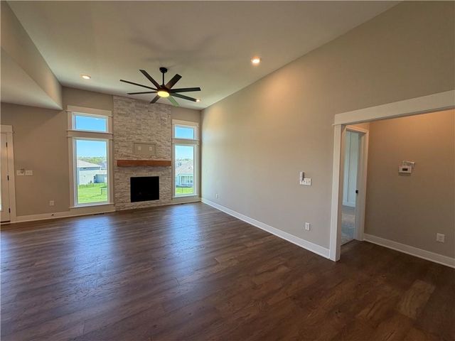 508 Skyview Lane, Liberty, MO 64068