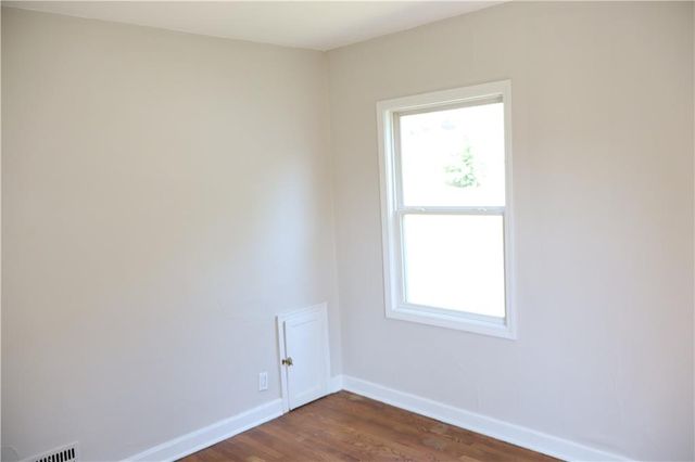 403 NE 41st Street, Kansas City, MO 64116