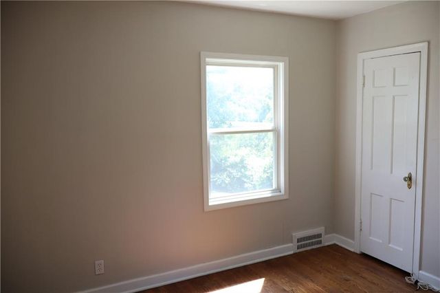 403 NE 41st Street, Kansas City, MO 64116