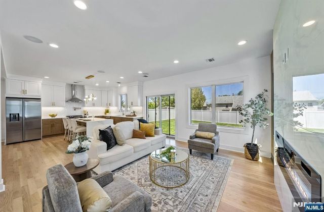 2-05 29th Street, Fair Lawn, NJ 07410