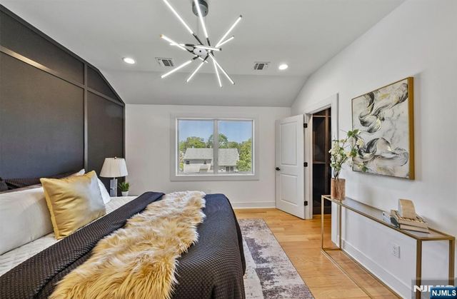 2-05 29th Street, Fair Lawn, NJ 07410