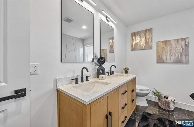 2-05 29th Street, Fair Lawn, NJ 07410