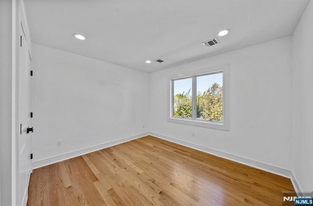 2-05 29th Street, Fair Lawn, NJ 07410