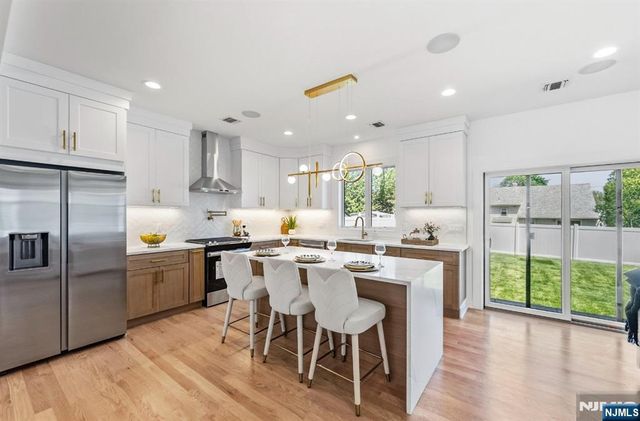 2-05 29th Street, Fair Lawn, NJ 07410