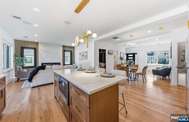 2-05 29th Street, Fair Lawn, NJ 07410