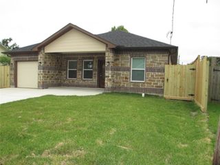 721 E Fayle Street, Baytown, TX 77520