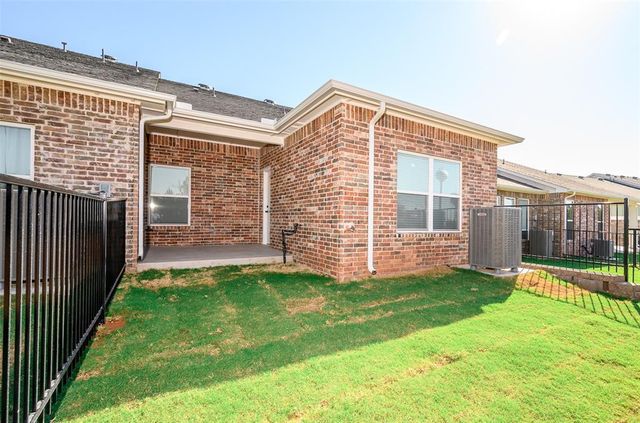 629 Harbor Town Drive, Edmond, OK 73034