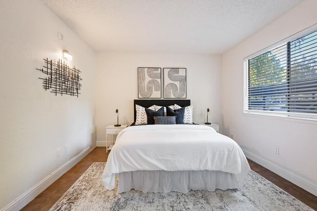 3591 Quail Lakes Dr #295, Stockton, CA 95207