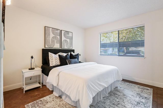 3591 Quail Lakes Dr #295, Stockton, CA 95207