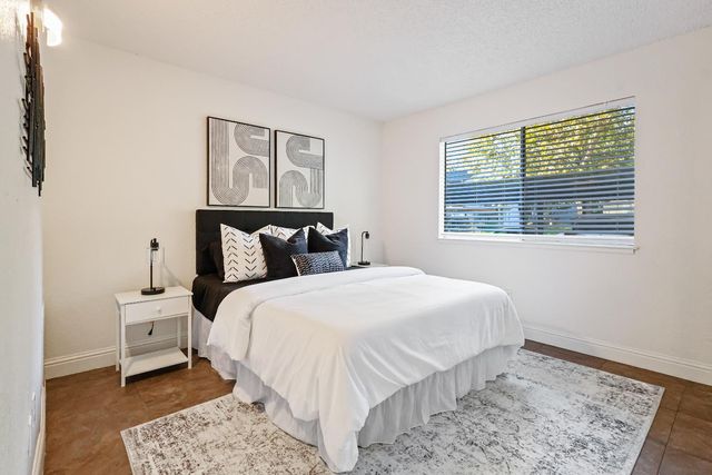 3591 Quail Lakes Dr #295, Stockton, CA 95207