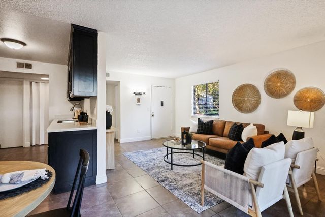 3591 Quail Lakes Dr #295, Stockton, CA 95207