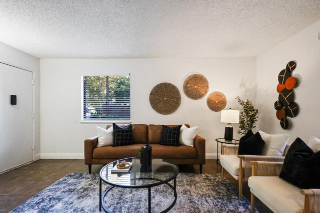 3591 Quail Lakes Dr #295, Stockton, CA 95207