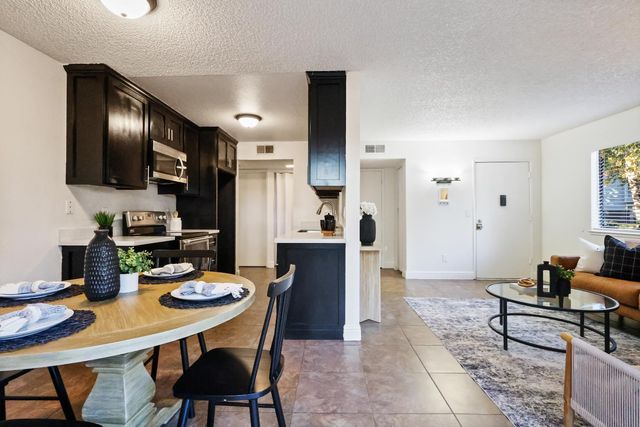 3591 Quail Lakes Dr #295, Stockton, CA 95207