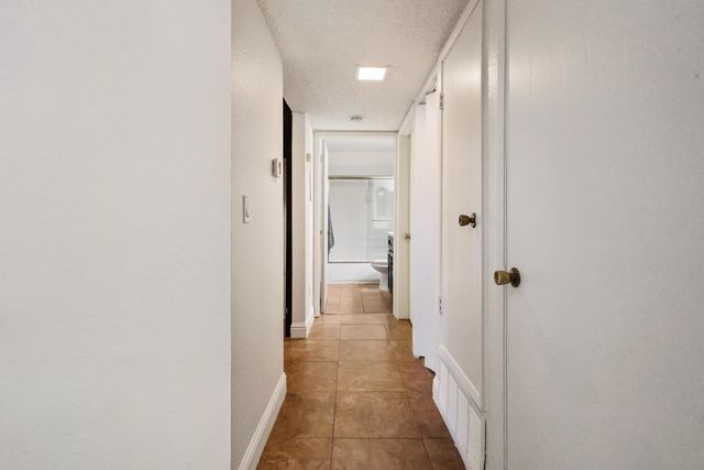 3591 Quail Lakes Dr #295, Stockton, CA 95207