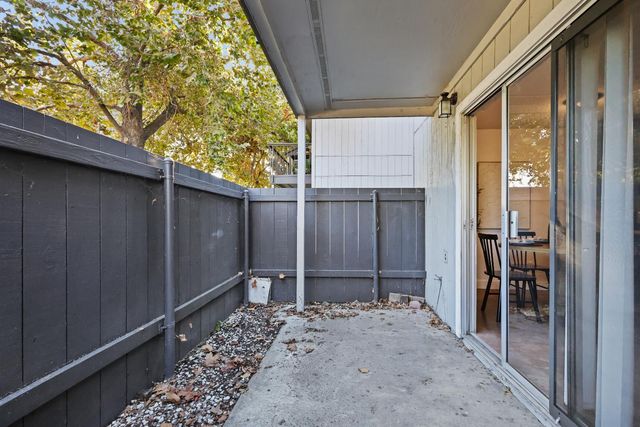 3591 Quail Lakes Dr #295, Stockton, CA 95207