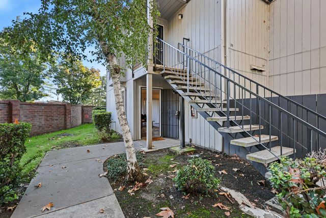 3591 Quail Lakes Dr #295, Stockton, CA 95207