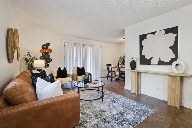 3591 Quail Lakes Dr #295, Stockton, CA 95207