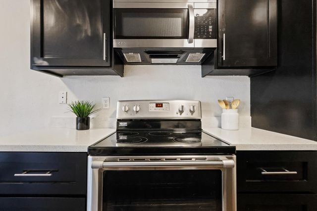 3591 Quail Lakes Dr #295, Stockton, CA 95207