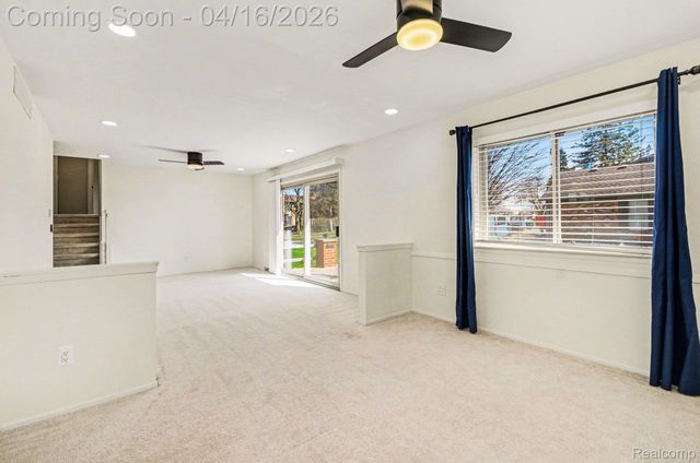 1838 Lyster Lane, Troy, MI 48085