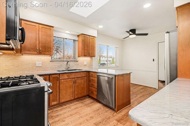 1838 Lyster Lane, Troy, MI 48085