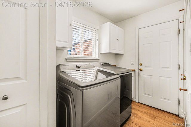 1838 Lyster Lane, Troy, MI 48085