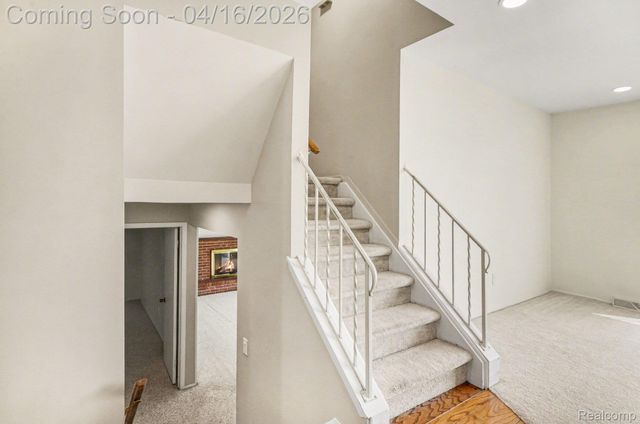 1838 Lyster Lane, Troy, MI 48085