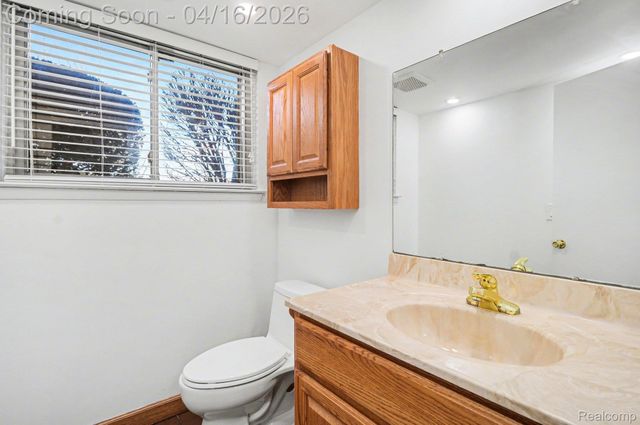 1838 Lyster Lane, Troy, MI 48085