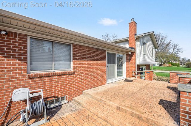 1838 Lyster Lane, Troy, MI 48085