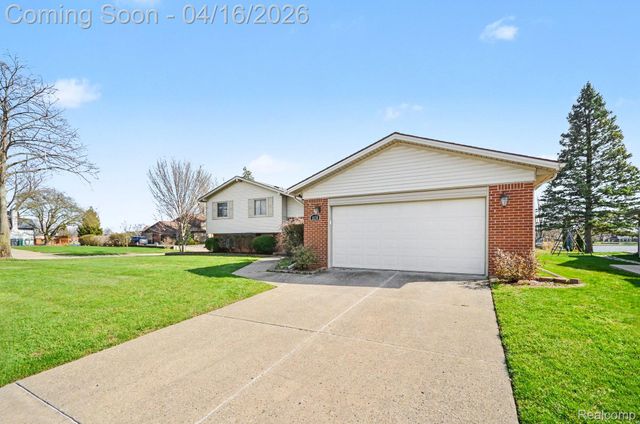 1838 Lyster Lane, Troy, MI 48085