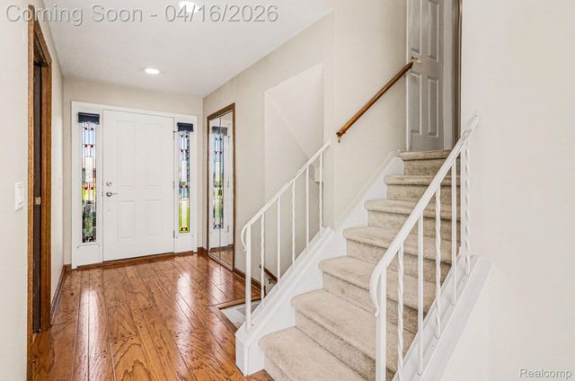 1838 Lyster Lane, Troy, MI 48085