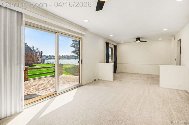 1838 Lyster Lane, Troy, MI 48085