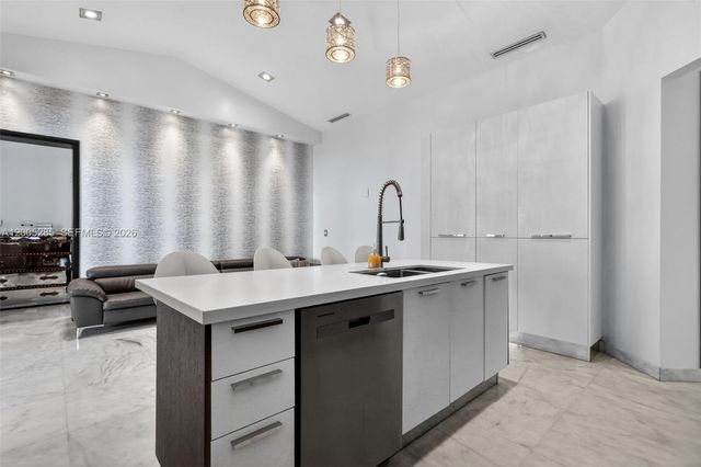 5861 NW 109th Court, Doral, FL 33178