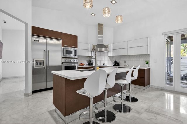 5861 NW 109th Court, Doral, FL 33178