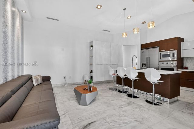 5861 NW 109th Court, Doral, FL 33178