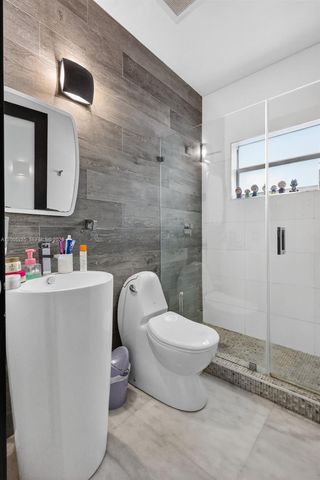 5861 NW 109th Court, Doral, FL 33178